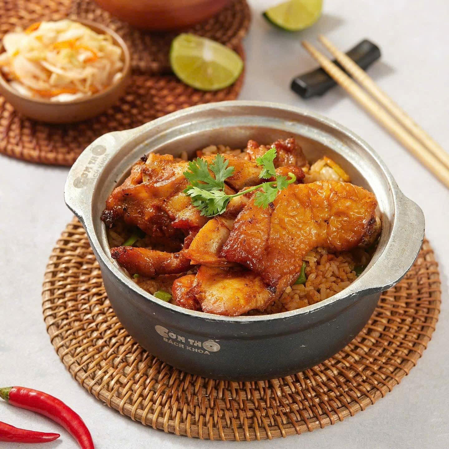 Thố gà sốt lớn