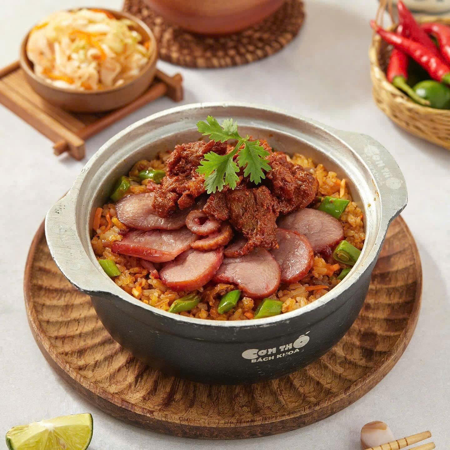 Thố xá xíu vừa