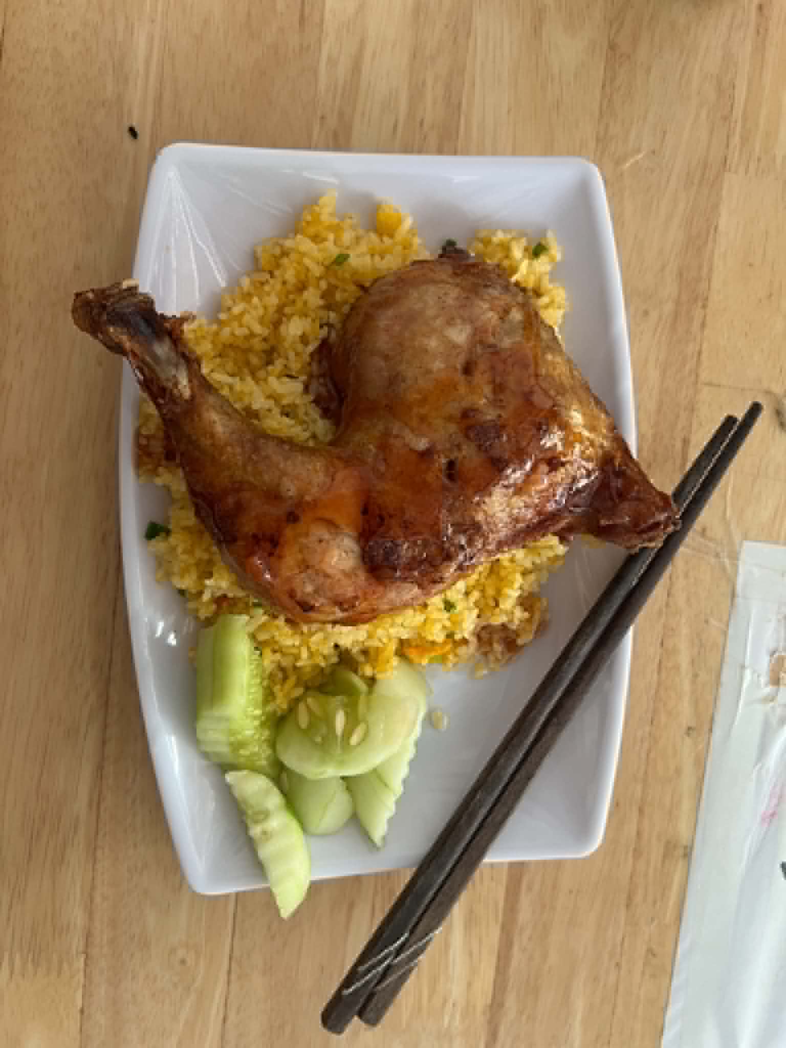 Cơm gà sốt mắm tỏi